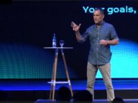 Álvaro Vizcaíno speaker, conferencias, motivación, inspiración, solo, netflix