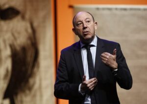 Gonzalo Bernardos, conferencias, economía, speaker